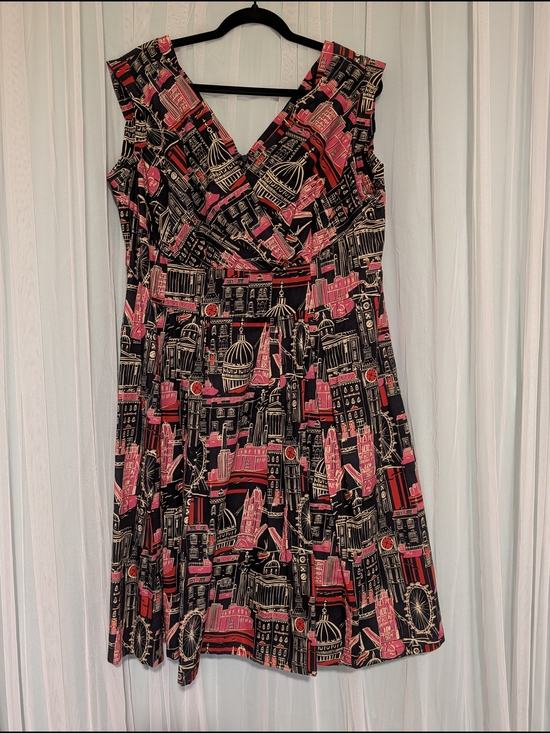 Emily And Fin Dresses & Skirts - Sleeveless Cityscape Midi Dress in Black and Pink